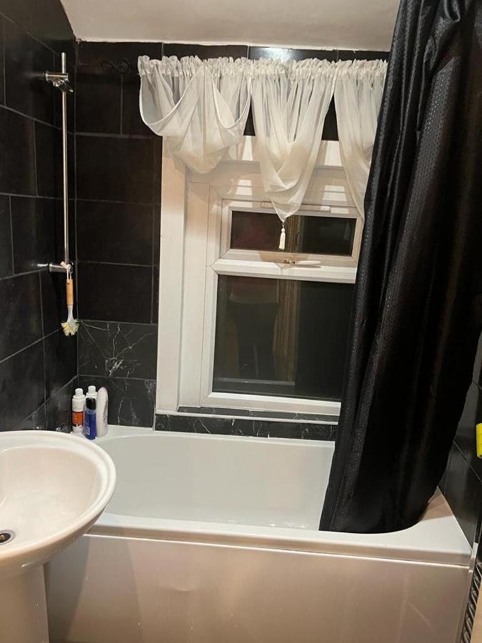 Happy Hours Home Stay Londen Buitenkant foto